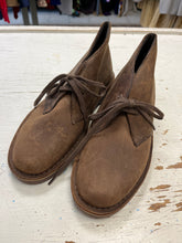 Load image into Gallery viewer, Clark’s Brown Leather Women’s Desert Boots (Size 7)