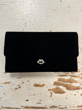 Cargar imagen en el visor de la galería, Vintage Fiona Black Velvet Evening Bag