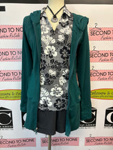 Load image into Gallery viewer, IZOD Tropical Golf/Tennis Top (Size S)