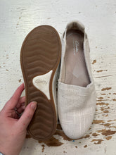 Cargar imagen en el visor de la galería, Clarks Breeze Step II Slip On Shoes (Size 11)