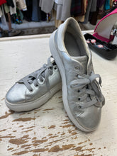 Load image into Gallery viewer, Geox Spherica Silver Sneakers (Size 10)