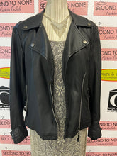Charger l'image dans la galerie, Max Studio Faux Leather Jacket (Size L)