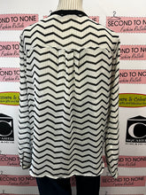 Charger l'image dans la galerie, The Limited B&W Zig Zag Sheer Top (Size L)