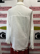 Cargar imagen en el visor de la galería, 100% Cotton Button Front Blouse (Size M)