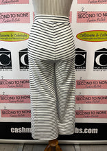Charger l'image dans la galerie, Orly Elegant B&W Stripe 2pc Pant Set (Size S)