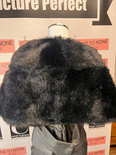 Charger l'image dans la galerie, Black Faux Fur Shoulder Stole (One Size Fits Most)