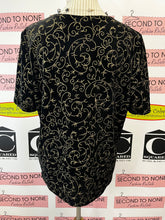 Charger l'image dans la galerie, TanJay Black Velour With Gold Pattern 2 PC Shirt Set (Size L)