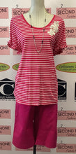 Cargar imagen en el visor de la galería, Top con adornos de flores a rayas (2X)