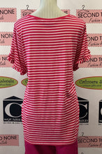 Cargar imagen en el visor de la galería, Top con adornos de flores a rayas (2X)