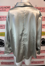 Charger l'image dans la galerie, Icy Grey Satin-Look Draped Blouse (Size 1X)