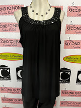 Charger l'image dans la galerie, Beaded Neck Flowy Tank (Size 1X)