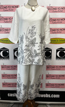 Cargar imagen en el visor de la galería, White & Black Floral Hem Pants (Only 1 L Left!)