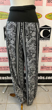 Cargar imagen en el visor de la galería, La Vie en Rose Aqua Printed Pants (Size L)