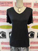 Cargar imagen en el visor de la galería, Yest Cold Shoulder Tee (Size 12)