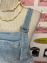 Cargar imagen en el visor de la galería, Lightwash Denim Short Overalls (Size S)