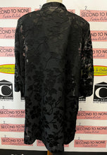 Charger l'image dans la galerie, Black Sheer Floral Overshirt (Size 18)