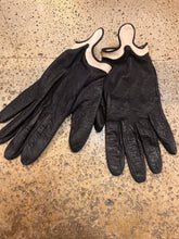 Load image into Gallery viewer, Vintage Pierre Cardin Kid Leather Driving Gloves (Size 7 1/2)
