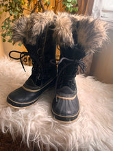 Load image into Gallery viewer, Sorel "Joan of Arctic" Women's Waterproof Boots (Size 9)