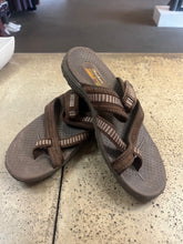 Load image into Gallery viewer, Skechers Outdoor Lifestyle Toe-Loop Brown Sandals (Size 9)