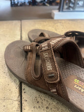Load image into Gallery viewer, Skechers Outdoor Lifestyle Toe-Loop Brown Sandals (Size 9)