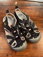 Load image into Gallery viewer, Keen Venice H2 Sandals (Size 7.5)