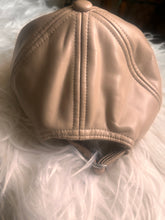 Cargar imagen en el visor de la galería, Steve Madden Leather-Like Baseball Hat (One Size)