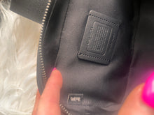 Cargar imagen en el visor de la galería, Authentic Coach Wyatt Belt Bag with Plaid Print