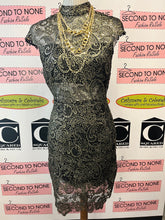 Cargar imagen en el visor de la galería, Metallic Gold/Black Lace Dress (Size M)
