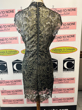 Cargar imagen en el visor de la galería, Metallic Gold/Black Lace Dress (Size M)