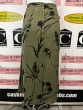 Load image into Gallery viewer, Vintage Olive & Black Printed Skirt & Shirt Set (Size L/XL)
