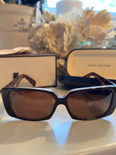Load image into Gallery viewer, REAL LV  Sunglasses with Box, Case & Sleeve