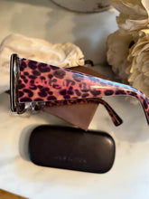 Load image into Gallery viewer, REAL LV  Sunglasses with Box, Case & Sleeve