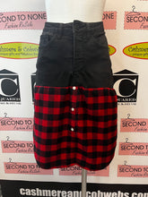 Charger l'image dans la galerie, Upcycled Denim Skirt With Buffalo Plaid (Size 8)