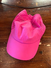 Charger l'image dans la galerie, Pink Vented Golf Hat