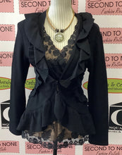 Cargar imagen en el visor de la galería, Top superpuesto de encaje con espirales (S)