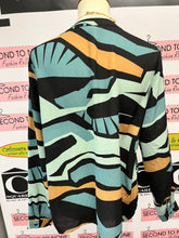 Cargar imagen en el visor de la galería, Abstract Printed Blouse (Size L)