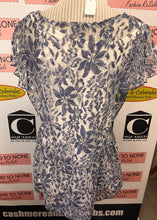 Charger l'image dans la galerie, Floral Lace Peplum Top (Size L)