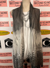 Charger l'image dans la galerie, Grey Long Embroidered Vest (Size L)