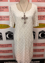 Charger l'image dans la galerie, White Lace Short Sleeve Dress (Size 1XL)