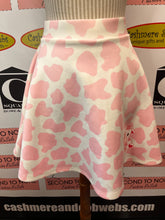 Charger l'image dans la galerie, Hot Topic Pink Cow Print Mini Skirt (Size M)