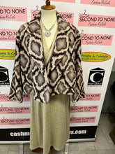 Cargar imagen en el visor de la galería, Textured Diamond-Pattern Jacket (Size L)