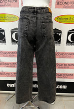 Cargar imagen en el visor de la galería, Flying Angel Wide Leg Lace Trim Jeans (Size 9 x 29L)