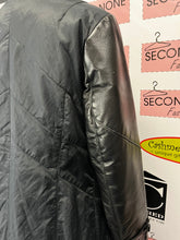 Cargar imagen en el visor de la galería, Danier Mixed Canvas & Leather Sleeve Coat (Size M)