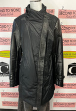 Cargar imagen en el visor de la galería, Danier Mixed Canvas & Leather Sleeve Coat (Size M)