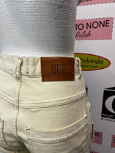 Cargar imagen en el visor de la galería, Cream Coloured Denim Cargo Pants (Size 25)