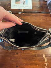 Charger l'image dans la galerie, Silver Metallic Crossbody Purse