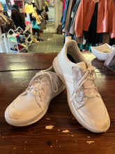 Cargar imagen en el visor de la galería, Sorel ‘Out ‘N About’ Waterproof Sneakers (Size 9)