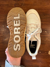 Cargar imagen en el visor de la galería, Sorel ‘Out ‘N About’ Waterproof Sneakers (Size 9)