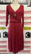 Cargar imagen en el visor de la galería, Red Surplice Cocktail Dress (Size M)