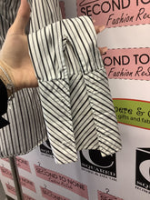 Charger l'image dans la galerie, Tommy Hilfiger Striped Button Up (Size M)